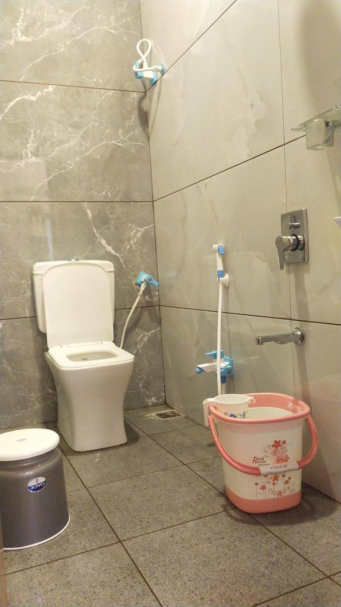 Anant Home Stay Uddzsaín Szoba fotó