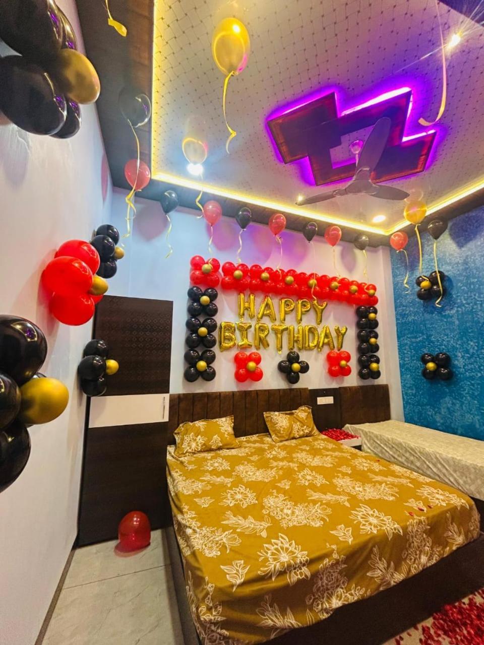 Anant Home Stay Uddzsaín Szoba fotó